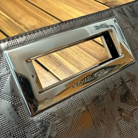 Michael Kors Berkeley Signature Mirror Logo Clutch Bag - Picture 5 of 5